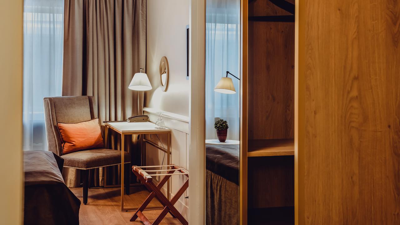 Home Hotel Grand Будё Экстерьер фото